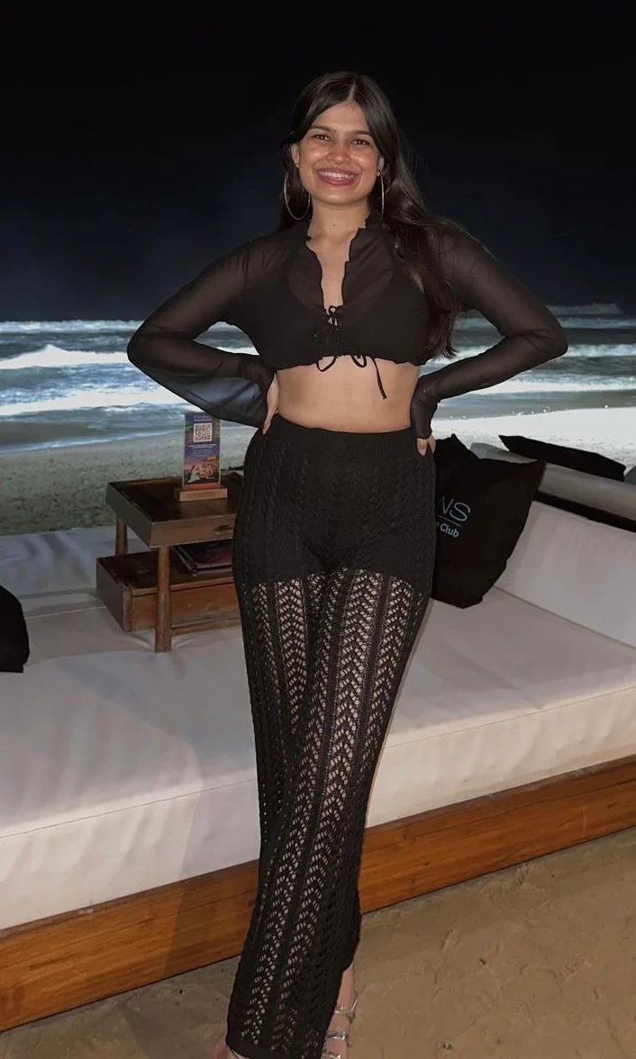 Crochet halter neck top with knitted pants set - Image 7