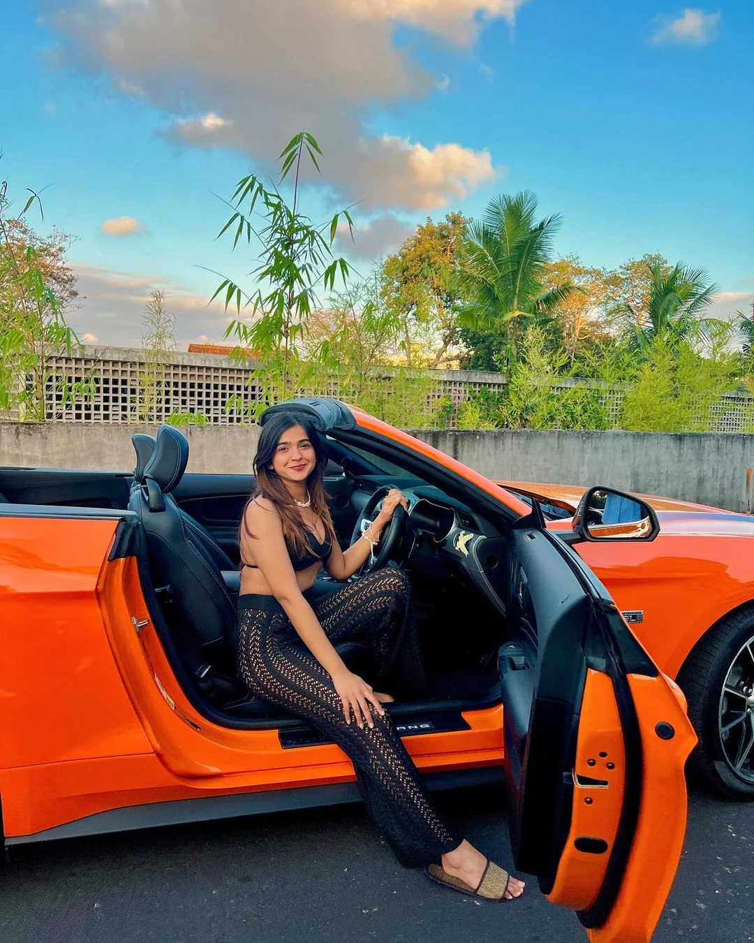 Crochet halter neck top with knitted pants set - Image 9