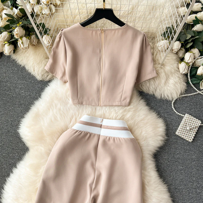 Monochrome Crop Tee And Wide Leg Pants - Image 6